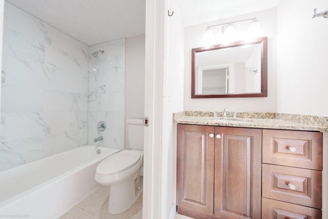 708 SE 2nd Avenue 421, Deerfield Beach, FL 33441