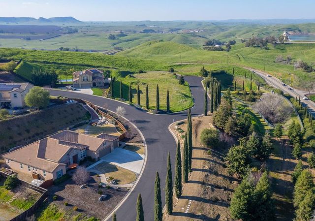 18729 Via Bellagio, Friant, CA 93626