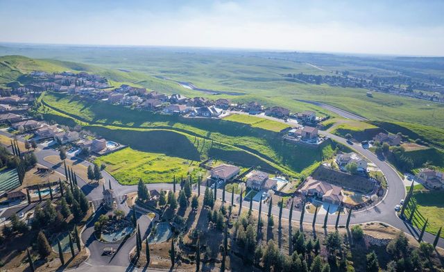 18729 Via Bellagio, Friant, CA 93626