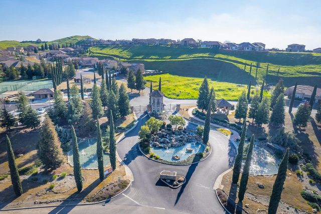 18729 Via Bellagio, Friant, CA 93626