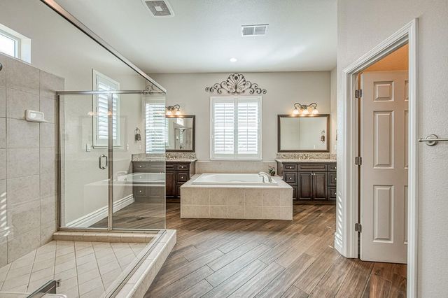 18729 Via Bellagio, Friant, CA 93626