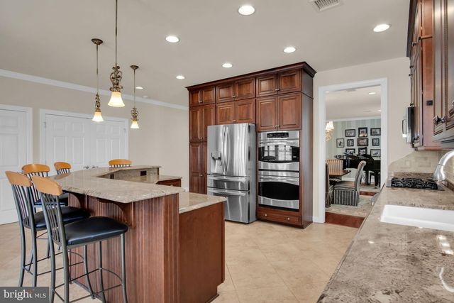 35 PRESIDENTS DRIVE, Mechanicsburg, PA 17050