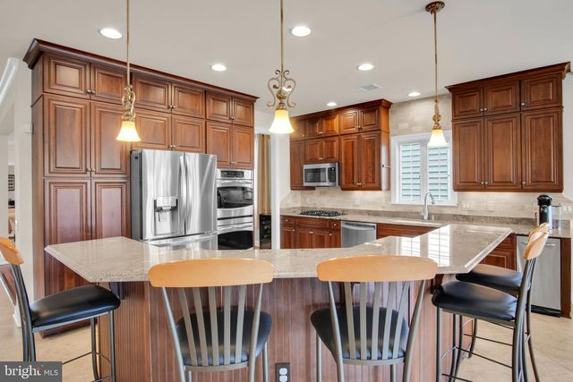 35 PRESIDENTS DRIVE, Mechanicsburg, PA 17050