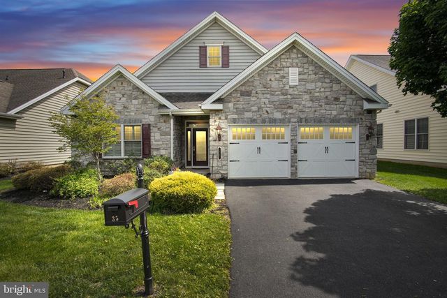 35 PRESIDENTS DRIVE, Mechanicsburg, PA 17050