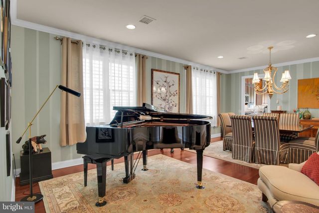 35 PRESIDENTS DRIVE, Mechanicsburg, PA 17050