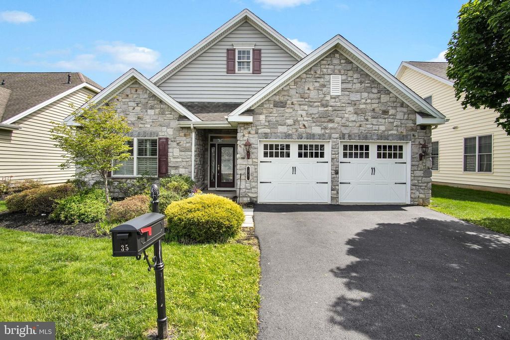 35 PRESIDENTS DRIVE, Mechanicsburg, PA 17050