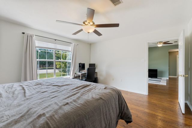 4 Hawk Drive, Vilonia, AR 72173