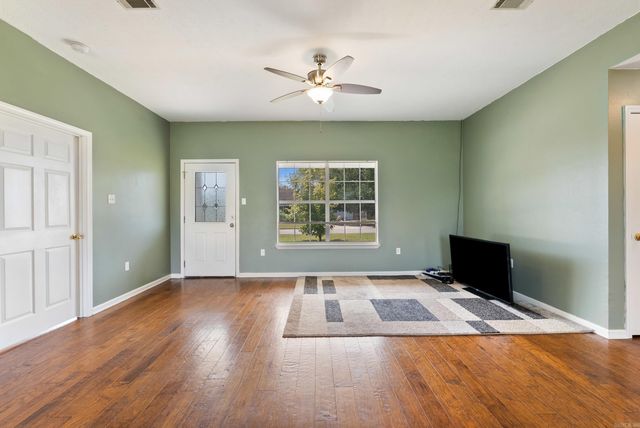 4 Hawk Drive, Vilonia, AR 72173