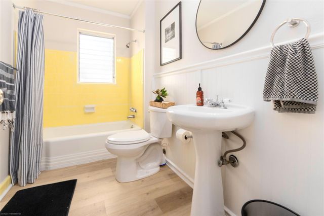 5326 Balcones DR D, Austin, TX 78731