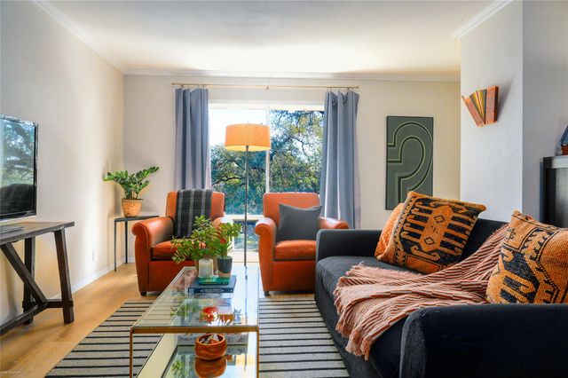 5326 Balcones DR D, Austin, TX 78731