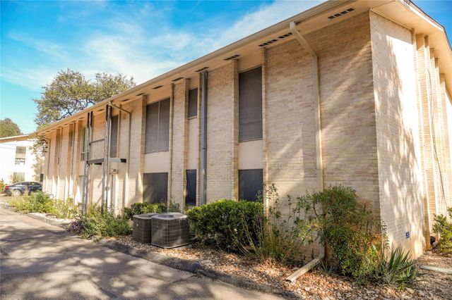 5326 Balcones DR D, Austin, TX 78731