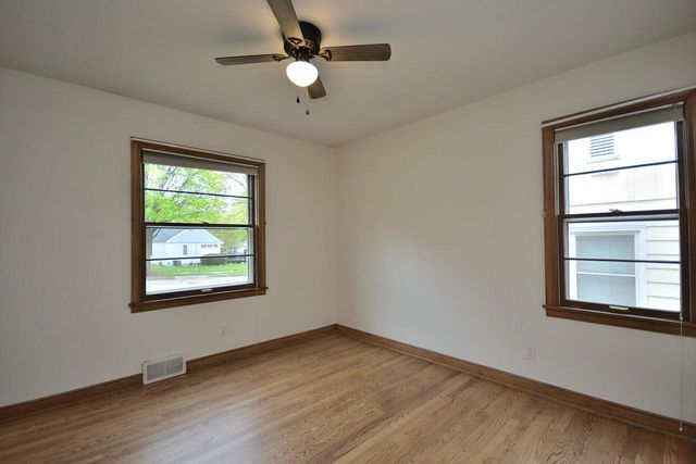 236 N 90th STREET, Milwaukee, WI 53226