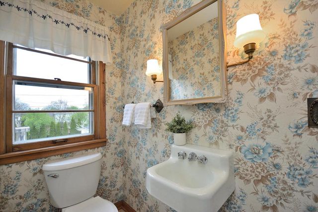 236 N 90th STREET, Milwaukee, WI 53226