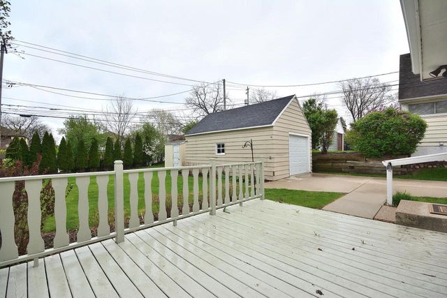 236 N 90th STREET, Milwaukee, WI 53226