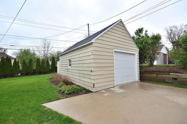 236 N 90th STREET, Milwaukee, WI 53226