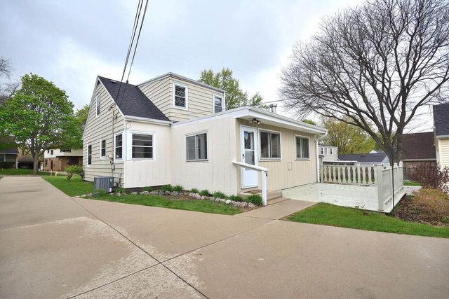 236 N 90th STREET, Milwaukee, WI 53226