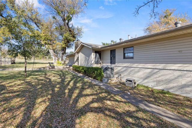 1829 N Main Street, Weatherford, TX 76085