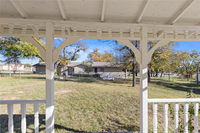 1829 N Main Street, Weatherford, TX 76085