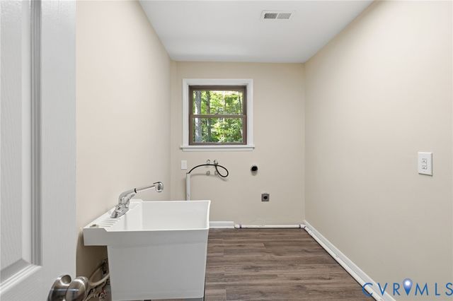 12319 Doe Crossing Ln, Glen Allen, VA 23059