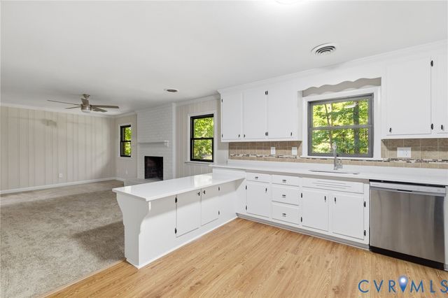 12319 Doe Crossing Ln, Glen Allen, VA 23059