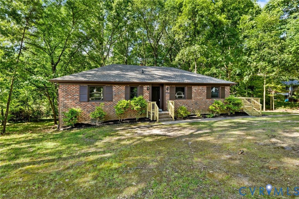 12319 Doe Crossing Ln, Glen Allen, VA 23059