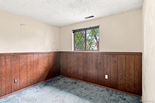 8534 Tim Tam Trail, Flushing Charter Township, MI 48433