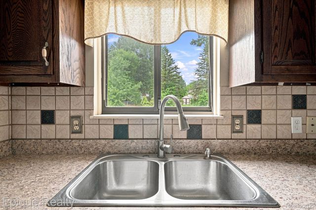 8534 Tim Tam Trail, Flushing Charter Township, MI 48433