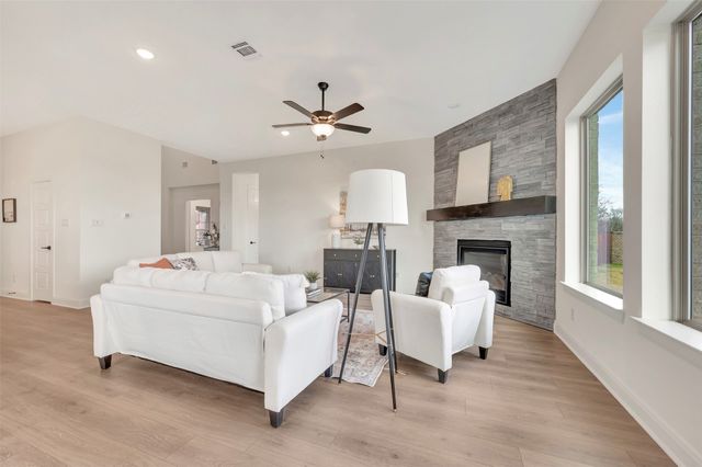 610 Long Trail, Mansfield, TX 76063