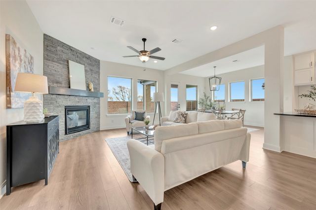 610 Long Trail, Mansfield, TX 76063