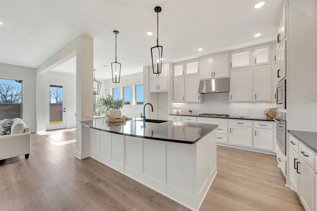 610 Long Trail, Mansfield, TX 76063