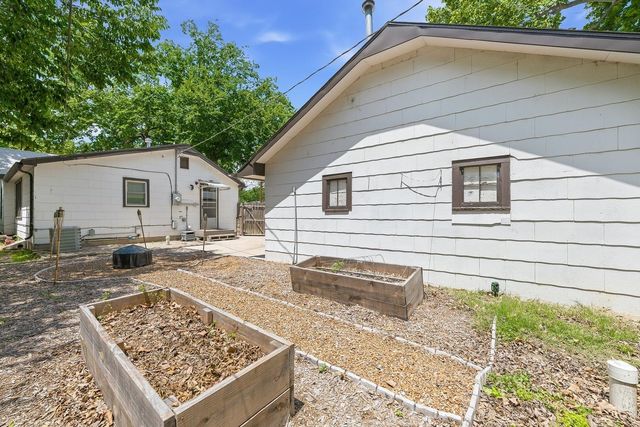 1702 S Greenwood Ave, Wichita, KS 67211