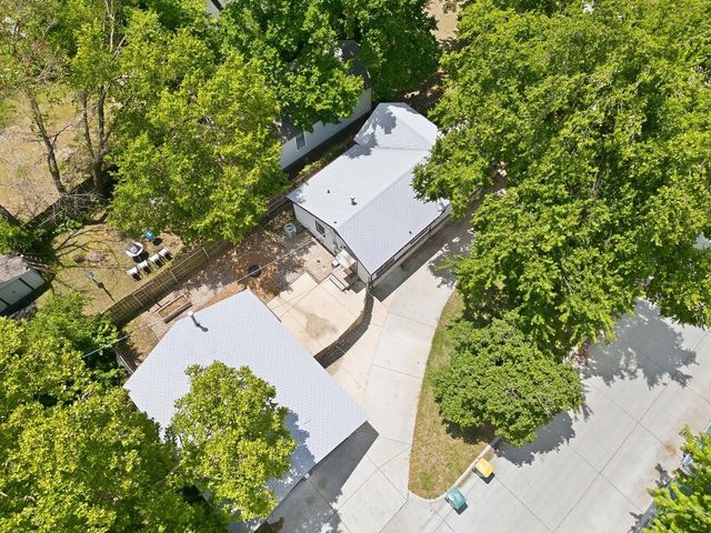 1702 S Greenwood Ave, Wichita, KS 67211