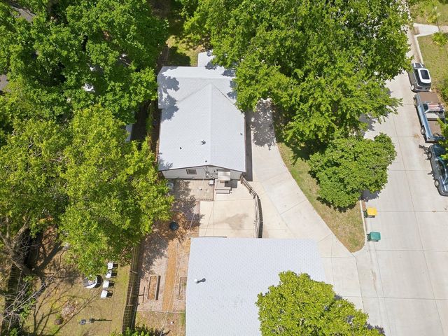 1702 S Greenwood Ave, Wichita, KS 67211