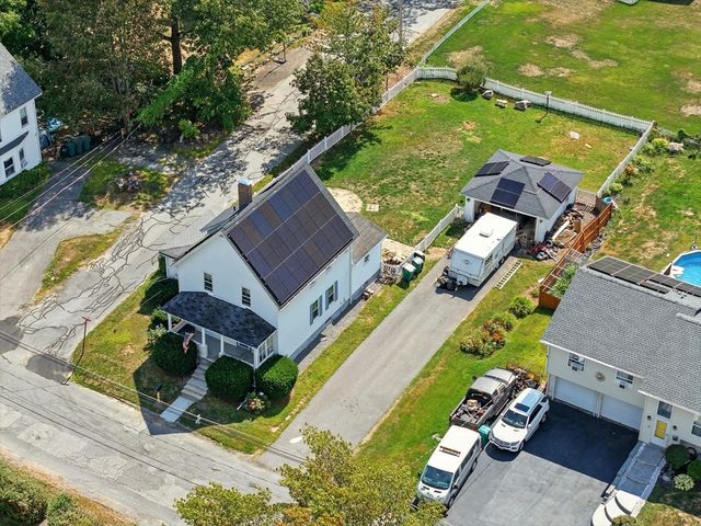 27 Clifton St, Fitchburg, MA 01420