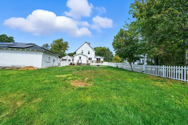 27 Clifton St, Fitchburg, MA 01420