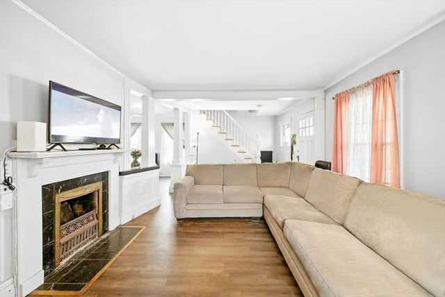 27 Clifton St, Fitchburg, MA 01420