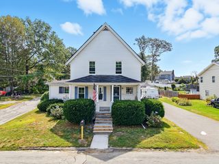 27 Clifton St, Fitchburg, MA 01420