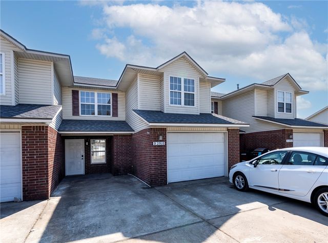2910 Dawn Court, Siloam Springs, AR 72761