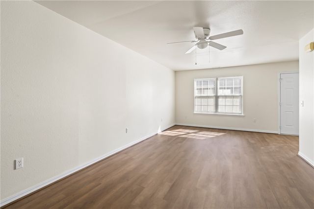 2910 Dawn Court, Siloam Springs, AR 72761