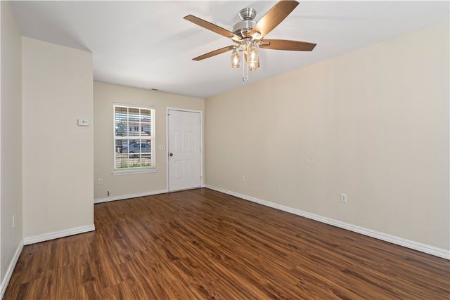 2910 Dawn Court, Siloam Springs, AR 72761