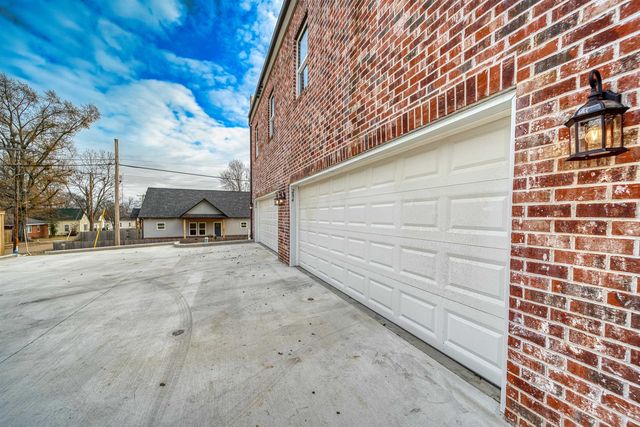 284 E WASHINGTON AVE, Covington, TN 38019