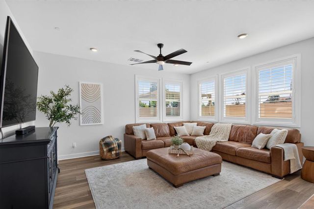 6617 Spartina Ct, Carlsbad, CA 92011