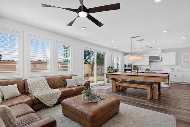 6617 Spartina Ct, Carlsbad, CA 92011