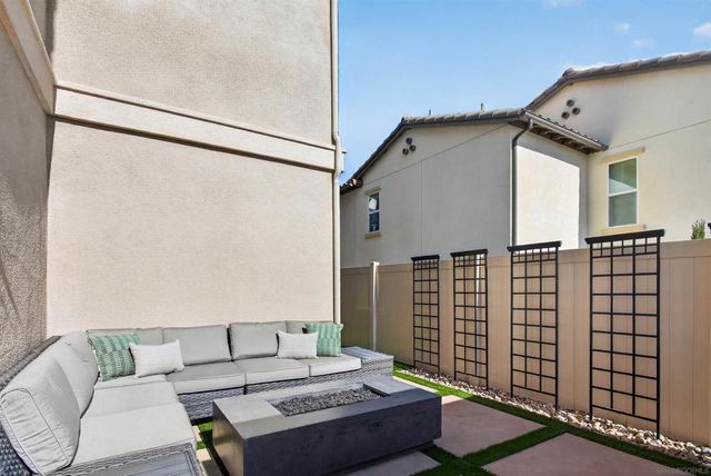6617 Spartina Ct, Carlsbad, CA 92011