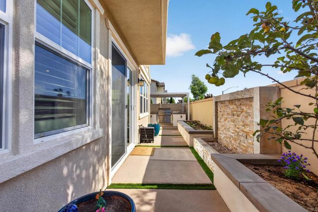 6617 Spartina Ct, Carlsbad, CA 92011