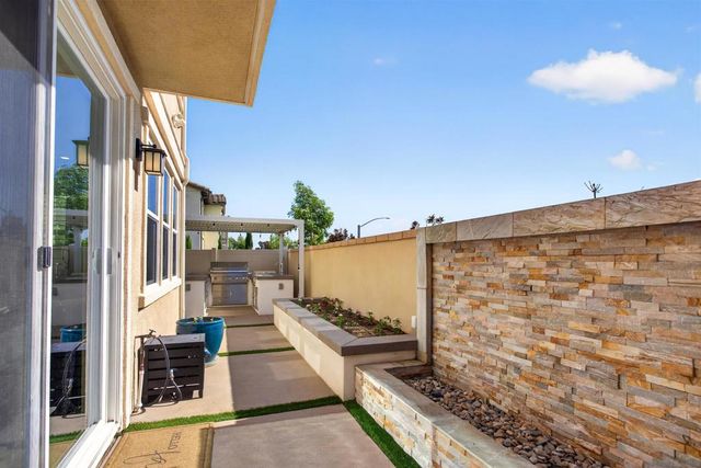 6617 Spartina Ct, Carlsbad, CA 92011
