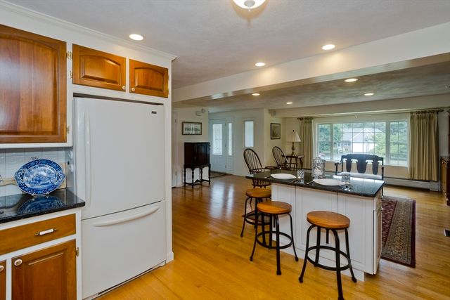 210 Steiger Dr, Westfield, MA 01085