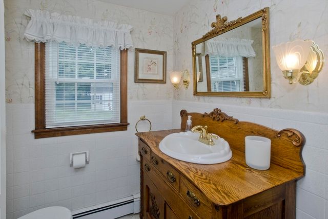 210 Steiger Dr, Westfield, MA 01085
