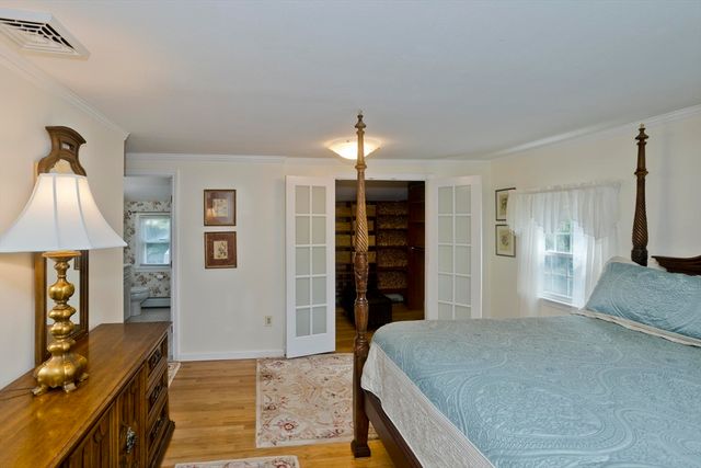 210 Steiger Dr, Westfield, MA 01085