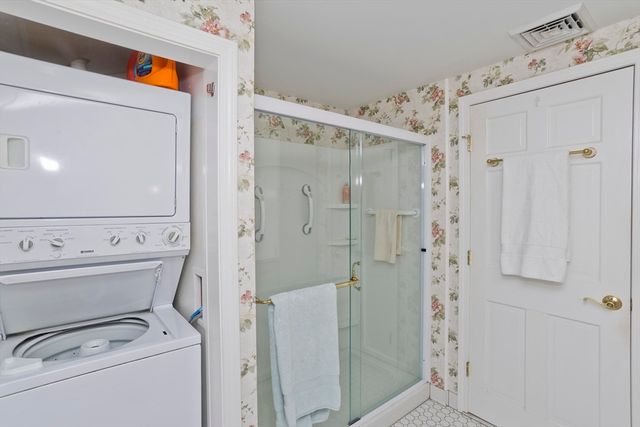 210 Steiger Dr, Westfield, MA 01085